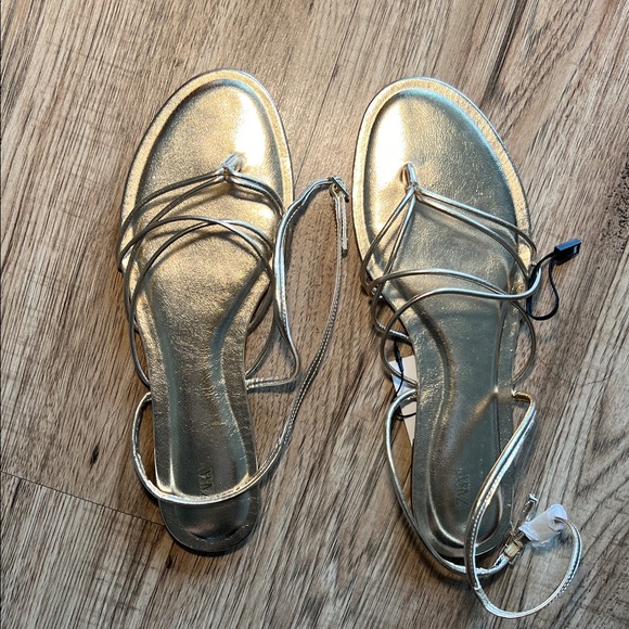 NEW! Zara Gold Strappy Flat Sandals - Picture 6 of 8